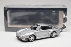 Porsche 959 Prateado Metálico Minichamps 1:18 155066201 Metal - imagem 6 de 6