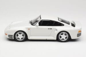 Porsche 959 White Metallic Minichamps 1:18 155066206 Metal - imagem 3 de 6