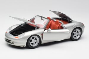 Porsche Boxster 986 Prata Maisto 1:18 37800-M3 Metal - imagem 2 de 8