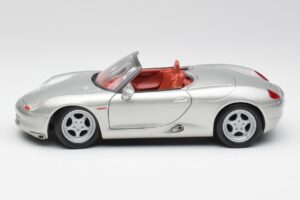 Porsche Boxster 986 Prata Maisto 1:18 37800-M3 Metal - imagem 4 de 8