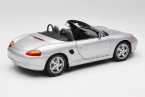 Porsche Boxster 986 Cabriolet Arctic Prata Metálico UT Models 1:18 27852 Metal - imagem 3 de 8
