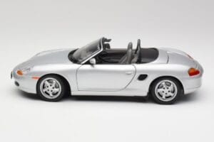 Porsche Boxster 986 Cabriolet Arctic Prata Metálico UT Models 1:18 27852 Metal - imagem 4 de 8