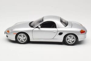Porsche Boxster 986 Hard Top Prata UT Models 1:18 27854 Metal - imagem 4 de 8