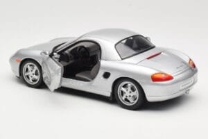 Porsche Boxster 986 Hard Top Prata UT Models 1:18 27854 Metal - imagem 5 de 8