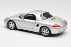 Porsche Boxster 986 Hard Top Prata UT Models 1:18 27854 Metal - imagem 7 de 8