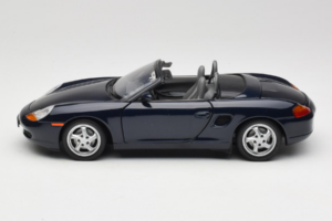 Porsche Boxster 986 S Night Blue UT Models 1:18 WAP021006-R1 Metal - imagem 4 de 8