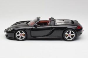 Porsche Carrera GT Preto Maisto 1:18 36665 Metal - imagem 4 de 8