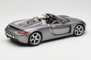 Porsche Carrera GT Cinzento Metalizado Maisto 1:18 36622-R1 Metal - imagem 3 de 8
