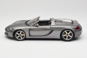 Porsche Carrera GT Cinzento Metalizado Maisto 1:18 36622-R1 Metal - imagem 4 de 8
