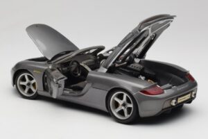 Porsche Carrera GT Cinzento Metalizado Maisto 1:18 36622-R1 Metal - imagem 5 de 8