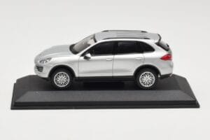 Porsche Cayenne 958 Prata Minichamps 1:43 WAP0200020B Metal