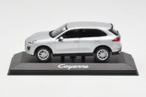 Porsche Cayenne 958 Prateado Minichamps 1:43 WAP0200020E Metal