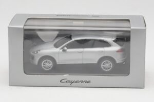 Porsche Cayenne 958 Prateado Minichamps 1:43 WAP0200020E Metal - imagem 4 de 4