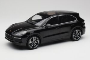 Porsche Cayenne 958 Turbo S Preto Minichamps 1:18 155066070 Metal