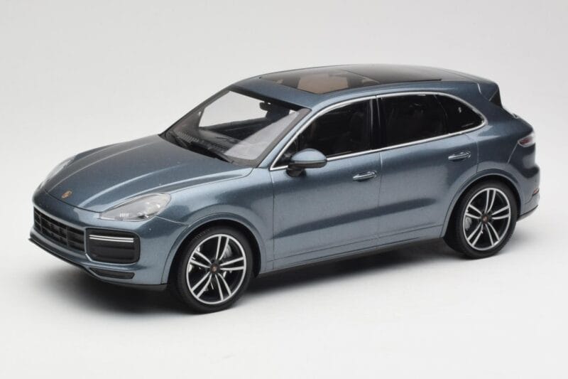 Porsche Cayenne 958 Turbo S Blue Metallic Minichamps 1:18 155066071 Metal