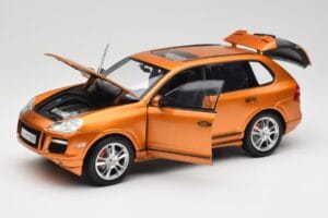 Porsche Cayenne GTS Lava Orange Norev 1:18 187535 Metal - imagem 2 de 8