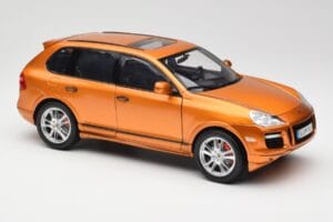 Porsche Cayenne GTS Lava Orange Norev 1:18 187535 Metal - imagem 6 de 8