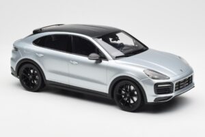 Porsche Cayenne E3 S Coupe Dolo Prata Norev 1:18 WAP0213220K Metal - imagem 4 de 6