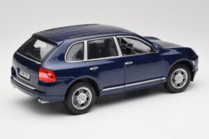 Porsche Cayenne S 9PA Dark Sea Azul Metálico Maisto 1:18 31635 Metal - imagem 3 de 8