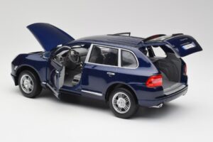 Porsche Cayenne S 9PA Dark Sea Azul Metálico Maisto 1:18 31635 Metal - imagem 5 de 8