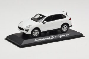 Porsche Cayenne 958 S e-Hybrid Branco Minichamps 1:43 WAP0200040E Metal - imagem 2 de 4