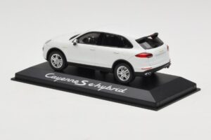 Porsche Cayenne 958 S e-Hybrid Branco Minichamps 1:43 WAP0200040E Metal - imagem 3 de 4