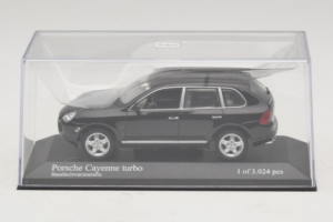Porsche Cayenne 955 Turbo Black Metallic Minichamps 1:43 400061080 Metal - imagem 4 de 5
