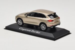 Porsche Cayenne 958 Turbo Dourado Minichamps 1:43 WAP0200050E Metal - imagem 3 de 4