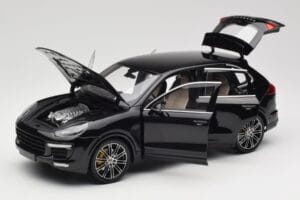 Porsche Cayenne Turbo S 958 Black Metallic Minichamps 1:18 110064000 Metal - imagem 2 de 8