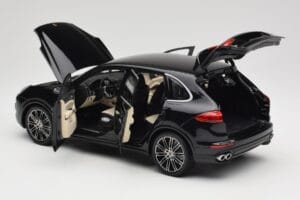 Porsche Cayenne Turbo S 958 Black Metallic Minichamps 1:18 110064000 Metal - imagem 5 de 8