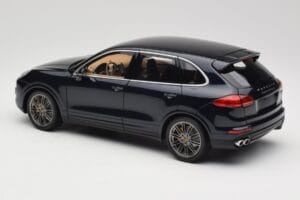 Porsche Cayenne Turbo S 958 Blue Metallic Minichamps 1:18 110064001 Metal - imagem 7 de 8