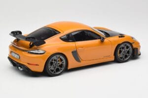 Porsche Cayman GT4 RS 982 Weissach Package Bahama Yellow Norev 1:18 187252 Metal - imagem 3 de 8