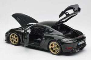 Porsche Cayman GT4 RS 982 Weissach Package Brewster Green Norev 1:18 187250 Metal - imagem 5 de 8