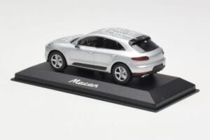 Porsche Macan 95B Silver Grey Metallic Protótipo Minichamps 1:43 WAP0201540E Metal - imagem 3 de 4