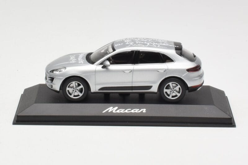 Porsche Macan 95B Silver Grey Metallic Protótipo Minichamps 1:43 WAP0201540E Metal
