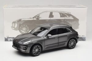 Porsche Macan Turbo 95B Grey Metallic Minichamps 1:18 110062501 Metal - imagem 8 de 8