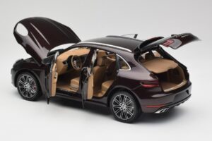 Porsche Macan 95B Turbo Mogno Metálico Minichamps 1:18 110062500 Metal - imagem 5 de 8