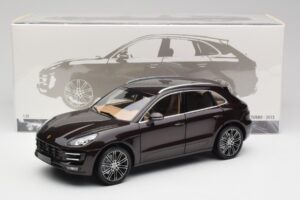 Porsche Macan 95B Turbo Mogno Metálico Minichamps 1:18 110062500 Metal - imagem 8 de 8