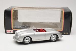 Porsche No. 1 Typ 356 Roadster Prateado Maisto 1:18 50324 Metal - imagem 8 de 8