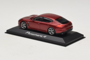 Porsche Panamera 970 4 Red Metallic Minichamps 1:43 WAP0201250E Metal - imagem 3 de 5
