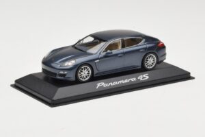 Porsche Panamera 970 4 Azul Metálico Minichamps 1:43 400068220 Metal - imagem 2 de 4