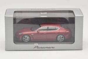 Porsche Panamera 970 Red Metallic Minichamps 1:43 WAP0200119 Metal - imagem 4 de 4