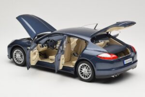 Porsche Panamera 970 S Azul Minichamps 1:18 WAP02100119 Metal - imagem 5 de 8