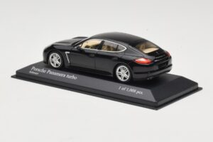 Porsche Panamera 970 Turbo Preto Metálico Minichamps 1:43 400068271 Metal - imagem 3 de 4