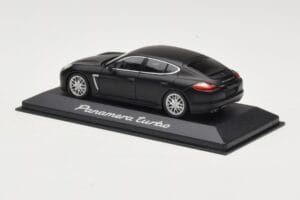 Porsche Panamera 970 Turbo Matt Black Minichamps 1:43 WAP0200270C Metal - imagem 3 de 4