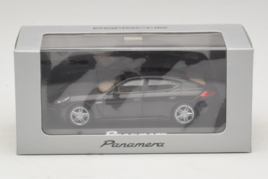 Porsche Panamera 970 Black Metallic Minichamps 1:43 WAP0203900E Metal - imagem 5 de 5