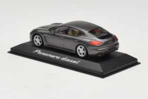 Porsche Panamera 970 Diesel Grey Metallic Minichamps 1:43 WAP0202300E Metal - imagem 3 de 4