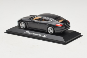 Porsche Panamera 970 S Grey Metallic Minichamps 1:43 WAP02000219 Metal - imagem 3 de 4