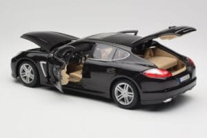 Porsche Panamera Turbo 970 Preto Maisto 1:18 36197 Metal - imagem 5 de 8
