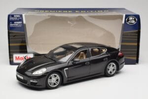 Porsche Panamera Turbo 970 Preto Maisto 1:18 36197 Metal - imagem 8 de 8